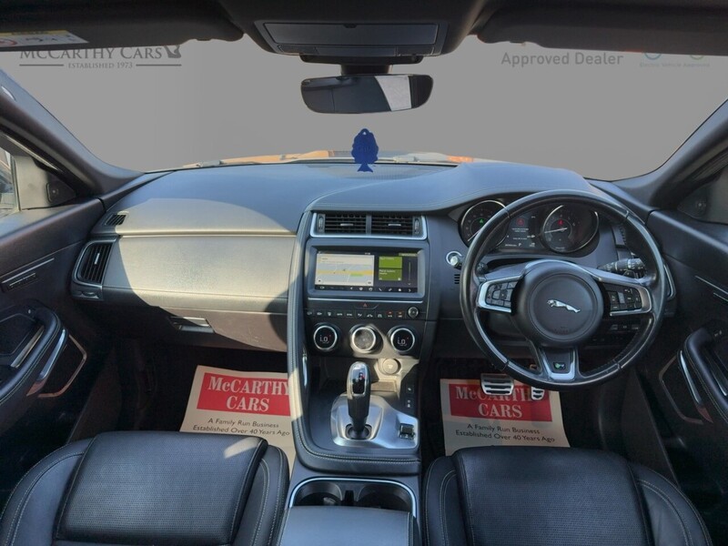 Jaguar 2.0 P250 R-DYNAMIC SE SUV 5DR PETROL AWD AUTO SAT NAV BLUETOOTH DAB RADIO APPLE CARPLAY REAR CAMERA PARKING AIDS SAME OWNER FOR 4 YEARS 87000 MILES SH 72-74 Mitcham Road