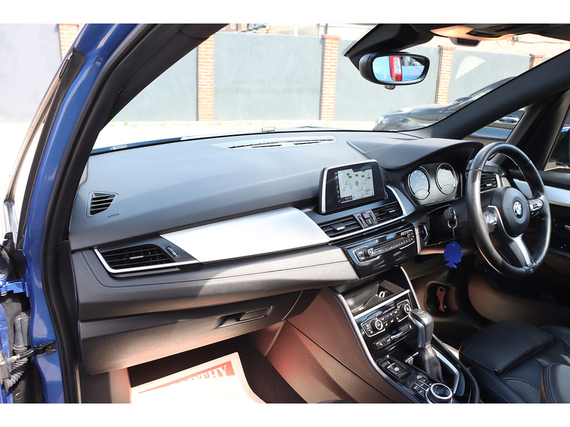 BMW 225XE 1.5 7.6KWH M SPORT (PREMIUM) MPV 5DR PETROL PLUG-IN HYBRID 4WD AUTO SUNROOF HEATED SEATS SATNAV BLUETOOTH DAB RADIO PARKING AIDS 84000 MILES FSH 72-74 Mitcham Road