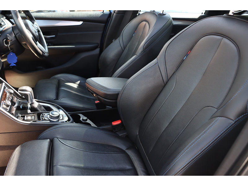 BMW 225XE 1.5 7.6KWH M SPORT (PREMIUM) MPV 5DR PETROL PLUG-IN HYBRID 4WD AUTO SUNROOF HEATED SEATS SATNAV BLUETOOTH DAB RADIO PARKING AIDS 84000 MILES FSH 72-74 Mitcham Road