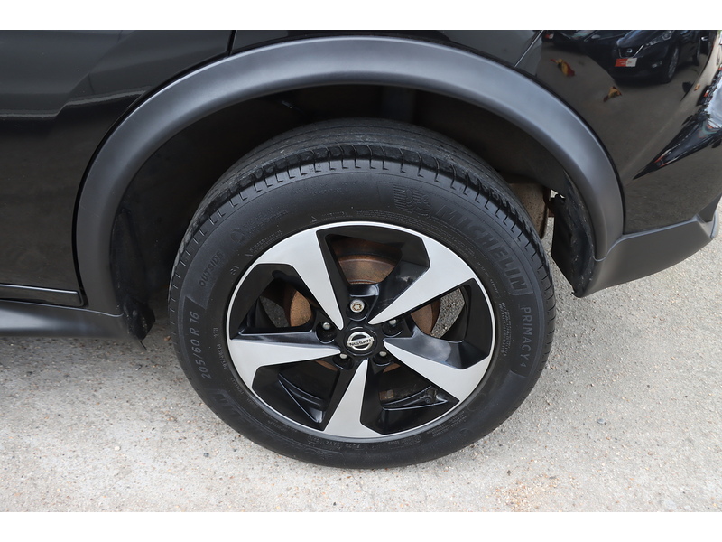 Nissan 1.6 BOSE PERSONAL EDITION SUV 5DR PETROL XTRON AUTO BLUETOOTH DAB STEREO BOSE SOUND SYSTEM REAR CAMERA 2 OWNERS SAME OWNER FOR 4 YEARS 58000 MILES SH 72-74 Mitcham Road