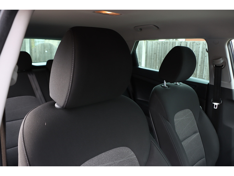 Hyundai 1.6 GDI SE NAV SUV 5DR PETROL MANUAL SATNAV BLUETOOTH DAB STEREO APPLE CARPLAY REAR CAMERA PARKING AIDS 2 OWNERS SAME OWNER FOR 5 YEARS 65000 MILES SH 72-74 Mitcham Road
