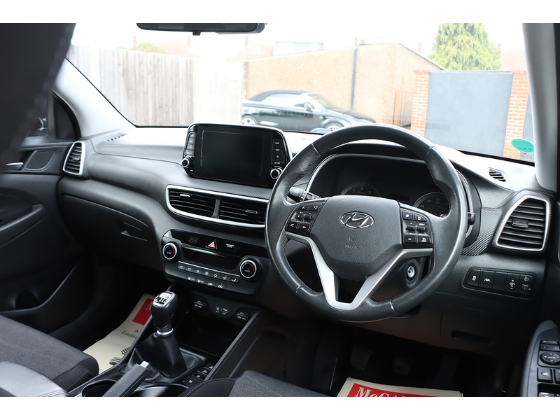 Hyundai 1.6 GDI SE NAV SUV 5DR PETROL MANUAL SATNAV BLUETOOTH DAB STEREO APPLE CARPLAY REAR CAMERA PARKING AIDS 2 OWNERS SAME OWNER FOR 5 YEARS 65000 MILES SH 72-74 Mitcham Road