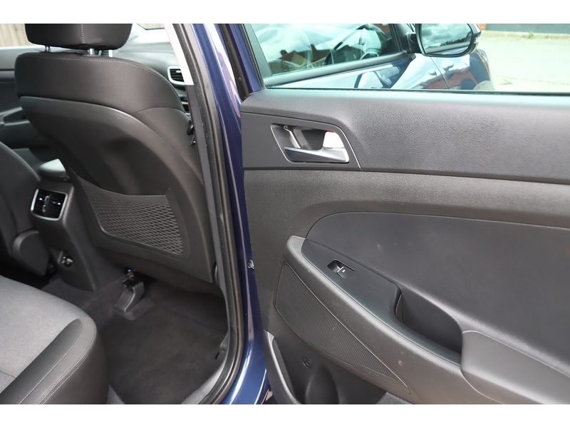 Hyundai 1.6 GDI SE NAV SUV 5DR PETROL MANUAL SATNAV BLUETOOTH DAB STEREO APPLE CARPLAY REAR CAMERA PARKING AIDS 2 OWNERS SAME OWNER FOR 5 YEARS 65000 MILES SH 72-74 Mitcham Road