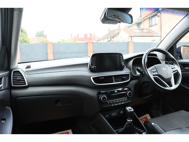 Hyundai 1.6 GDI SE NAV SUV 5DR PETROL MANUAL SATNAV BLUETOOTH DAB STEREO APPLE CARPLAY REAR CAMERA PARKING AIDS 2 OWNERS SAME OWNER FOR 5 YEARS 65000 MILES SH 72-74 Mitcham Road