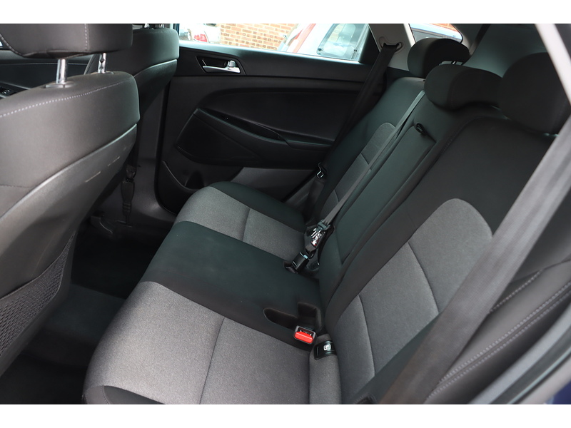 Hyundai 1.6 GDI SE NAV SUV 5DR PETROL MANUAL SATNAV BLUETOOTH DAB STEREO APPLE CARPLAY REAR CAMERA PARKING AIDS 2 OWNERS SAME OWNER FOR 5 YEARS 65000 MILES SH 72-74 Mitcham Road