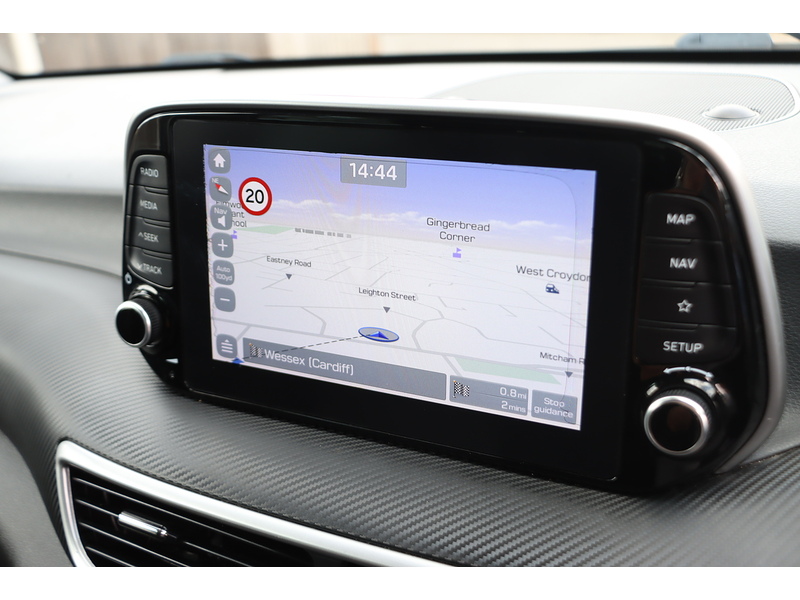 Hyundai 1.6 GDI SE NAV SUV 5DR PETROL MANUAL SATNAV BLUETOOTH DAB STEREO APPLE CARPLAY REAR CAMERA PARKING AIDS 2 OWNERS SAME OWNER FOR 5 YEARS 65000 MILES SH 72-74 Mitcham Road
