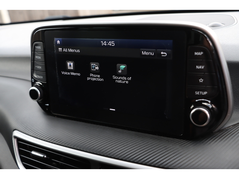 Hyundai 1.6 GDI SE NAV SUV 5DR PETROL MANUAL SATNAV BLUETOOTH DAB STEREO APPLE CARPLAY REAR CAMERA PARKING AIDS 2 OWNERS SAME OWNER FOR 5 YEARS 65000 MILES SH 72-74 Mitcham Road