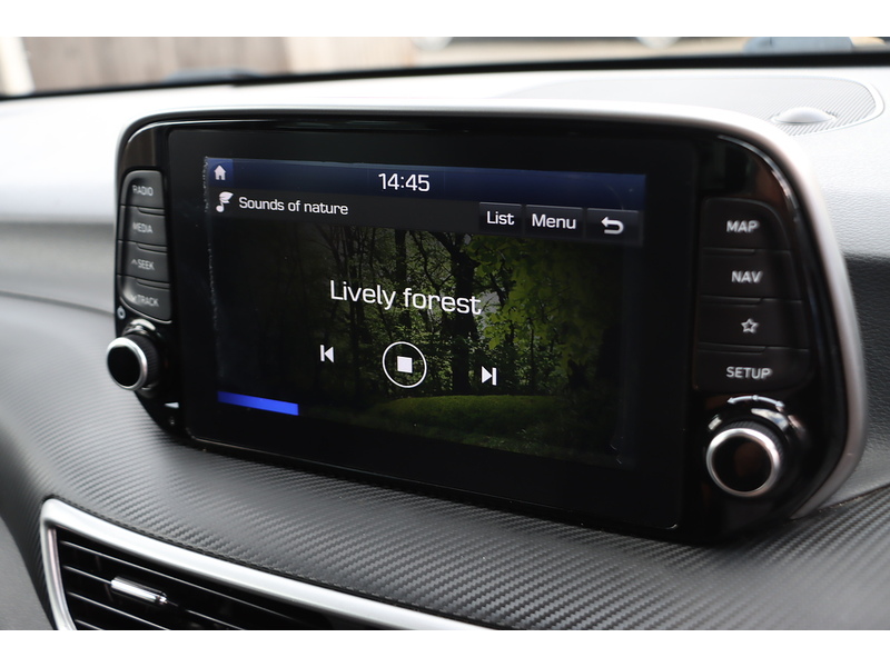 Hyundai 1.6 GDI SE NAV SUV 5DR PETROL MANUAL SATNAV BLUETOOTH DAB STEREO APPLE CARPLAY REAR CAMERA PARKING AIDS 2 OWNERS SAME OWNER FOR 5 YEARS 65000 MILES SH 72-74 Mitcham Road