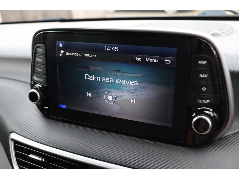 Hyundai 1.6 GDI SE NAV SUV 5DR PETROL MANUAL SATNAV BLUETOOTH DAB STEREO APPLE CARPLAY REAR CAMERA PARKING AIDS 2 OWNERS SAME OWNER FOR 5 YEARS 65000 MILES SH 72-74 Mitcham Road
