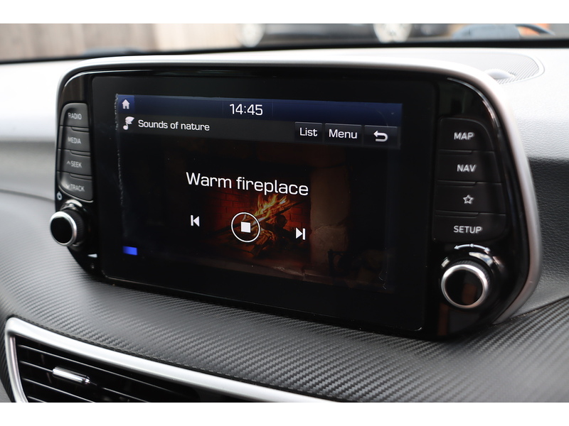 Hyundai 1.6 GDI SE NAV SUV 5DR PETROL MANUAL SATNAV BLUETOOTH DAB STEREO APPLE CARPLAY REAR CAMERA PARKING AIDS 2 OWNERS SAME OWNER FOR 5 YEARS 65000 MILES SH 72-74 Mitcham Road