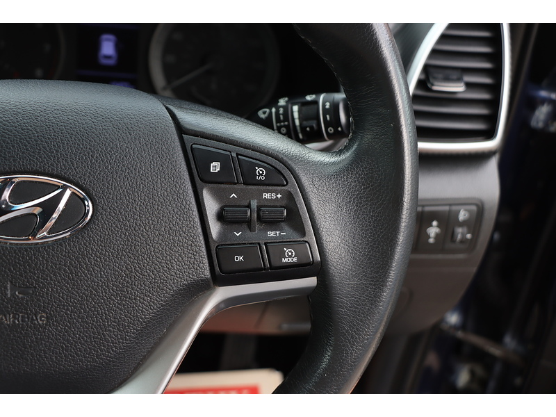 Hyundai 1.6 GDI SE NAV SUV 5DR PETROL MANUAL SATNAV BLUETOOTH DAB STEREO APPLE CARPLAY REAR CAMERA PARKING AIDS 2 OWNERS SAME OWNER FOR 5 YEARS 65000 MILES SH 72-74 Mitcham Road