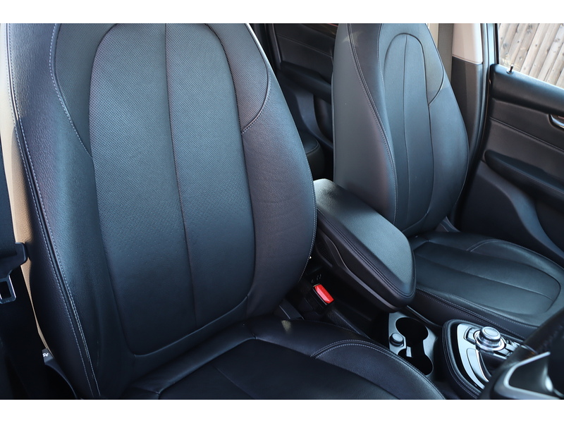 BMW 220I 2.0 LUXURY MPV 5DR PETROL AUTO SATNAV BLUETOOTH DAB STEREO CD PLAYER AIR CONDITIONING PARKING AIDS ONLY 33000 MILES FSH 7 SERVICES NO ULEZ CHARGE 72-74 Mitcham Road