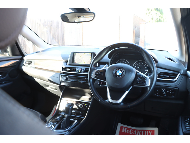 BMW 220I 2.0 LUXURY MPV 5DR PETROL AUTO SATNAV BLUETOOTH DAB STEREO CD PLAYER AIR CONDITIONING PARKING AIDS ONLY 33000 MILES FSH 7 SERVICES NO ULEZ CHARGE 72-74 Mitcham Road