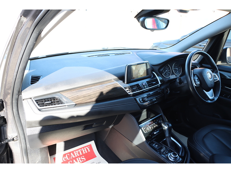 BMW 220I 2.0 LUXURY MPV 5DR PETROL AUTO SATNAV BLUETOOTH DAB STEREO CD PLAYER AIR CONDITIONING PARKING AIDS ONLY 33000 MILES FSH 7 SERVICES NO ULEZ CHARGE 72-74 Mitcham Road