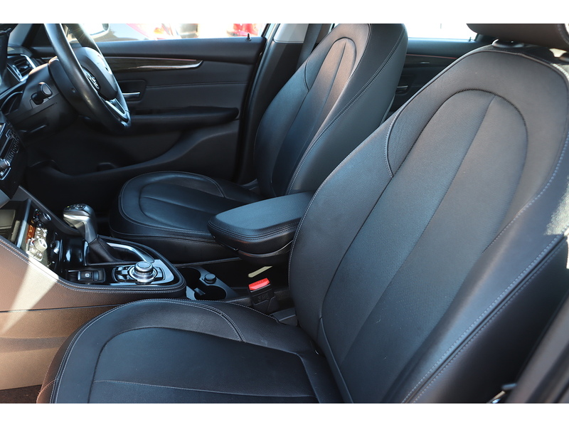 BMW 220I 2.0 LUXURY MPV 5DR PETROL AUTO SATNAV BLUETOOTH DAB STEREO CD PLAYER AIR CONDITIONING PARKING AIDS ONLY 33000 MILES FSH 7 SERVICES NO ULEZ CHARGE 72-74 Mitcham Road