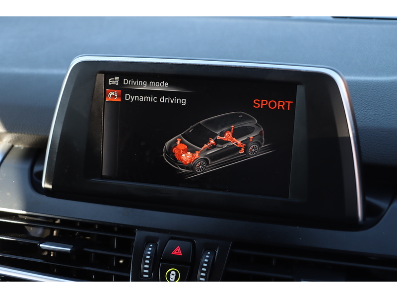 BMW 220I 2.0 LUXURY MPV 5DR PETROL AUTO SATNAV BLUETOOTH DAB STEREO CD PLAYER AIR CONDITIONING PARKING AIDS ONLY 33000 MILES FSH 7 SERVICES NO ULEZ CHARGE 72-74 Mitcham Road