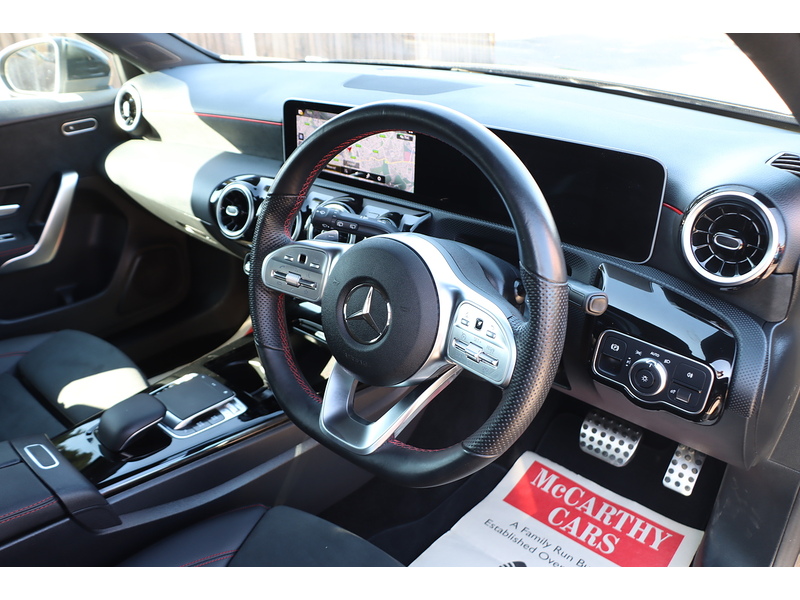 Mercedes-Benz A200 1.3 AMG LINE (EXECUTIVE) HATCHBACK 5DR PETROL 7G-DCT AUTO HEATED SEATS SAT NAV BLUETOOTH DAB STEREO REAR CAM PARKING AIDS 2 OWNERS 61000 MILES SH 72-74 Mitcham Road