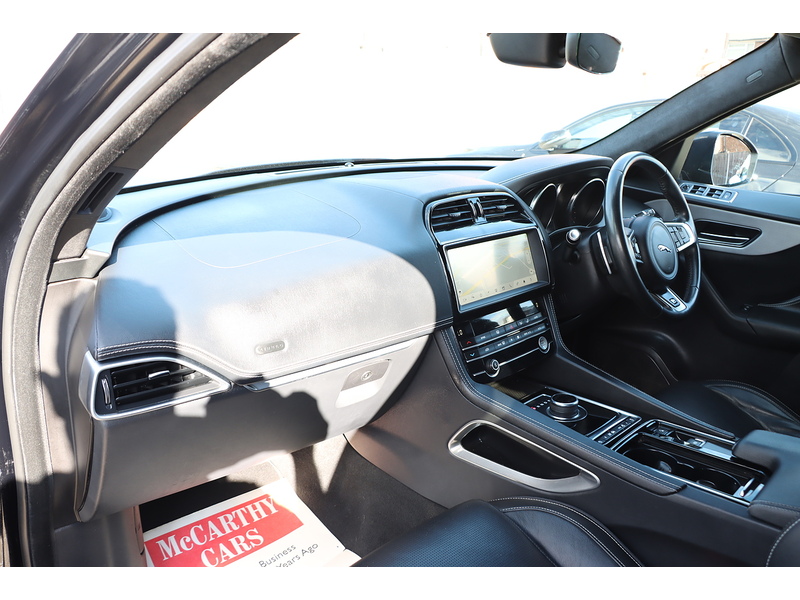 Jaguar 2.0 P250I R-SPORT SUV 5DR PETROL AWD AUTO HEATED SEATS SATNAV BLUETOOTH DAB RADIO APPLE CARPLAY REAR CAMERA PARKING AIDS 2 OWNERS ONLY 56000 MILES FSH 72-74 Mitcham Road