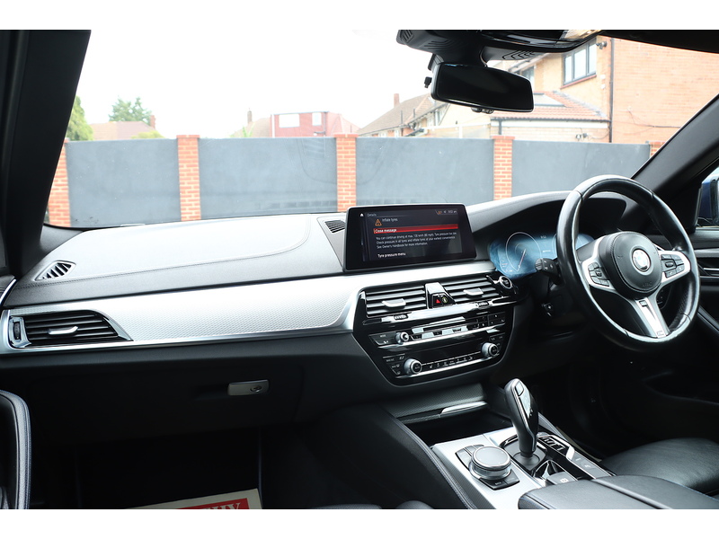 BMW 530E 2.0 9.2KWH M SPORT SALOON 4DR PETROL PLUG-IN HYBRID AUTO HEATED SEATS SAT NAV BLUETOOTH DAB STEREO APPLE CARPLAY REAR CAMERA ONLY 55000 MILES FSH 72-74 Mitcham Road