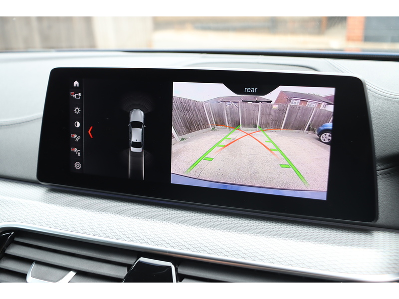 BMW 530E 2.0 9.2KWH M SPORT SALOON 4DR PETROL PLUG-IN HYBRID AUTO HEATED SEATS SAT NAV BLUETOOTH DAB STEREO APPLE CARPLAY REAR CAMERA ONLY 55000 MILES FSH 72-74 Mitcham Road