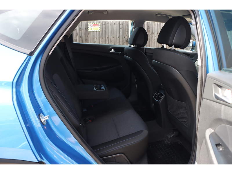 Hyundai 1.6 GDI BLUE DRIVE SE NAV SUV 5DR PETROL MANUAL HEATED SEATS SAT NAV BLUETOOTH DAB STEREO PARKING AIDS 2 OWNERS SAME OWNER FOR 5 YEARS 69000 MILES SH 72-74 Mitcham Road