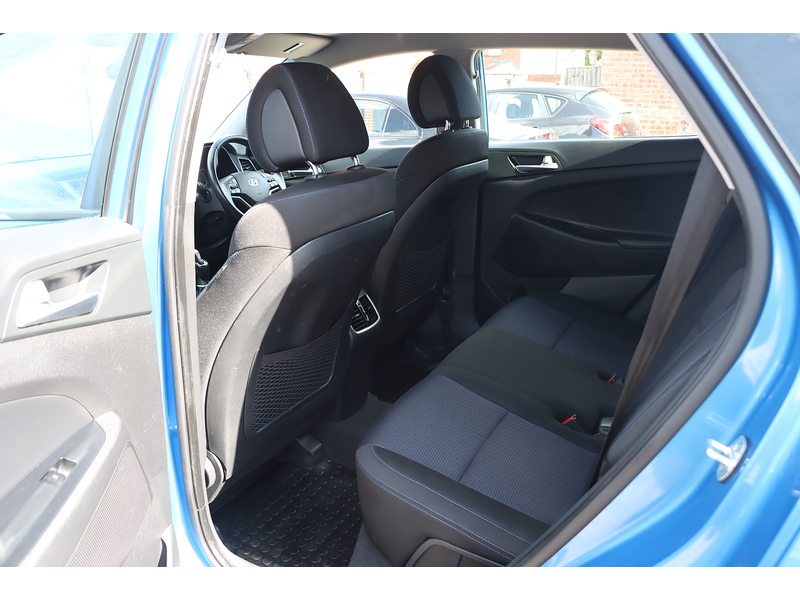 Hyundai 1.6 GDI BLUE DRIVE SE NAV SUV 5DR PETROL MANUAL HEATED SEATS SAT NAV BLUETOOTH DAB STEREO PARKING AIDS 2 OWNERS SAME OWNER FOR 5 YEARS 69000 MILES SH 72-74 Mitcham Road