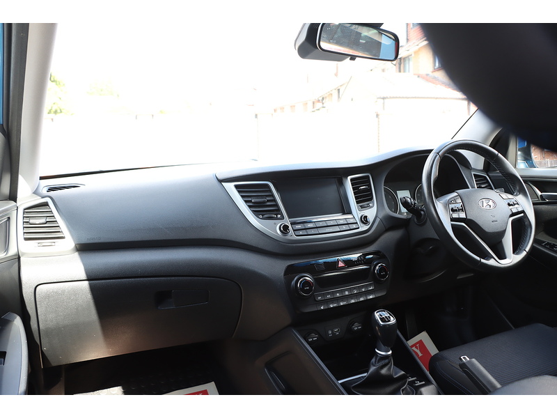 Hyundai 1.6 GDI BLUE DRIVE SE NAV SUV 5DR PETROL MANUAL HEATED SEATS SAT NAV BLUETOOTH DAB STEREO PARKING AIDS 2 OWNERS SAME OWNER FOR 5 YEARS 69000 MILES SH 72-74 Mitcham Road