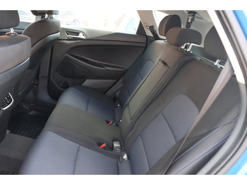 Hyundai 1.6 GDI BLUE DRIVE SE NAV SUV 5DR PETROL MANUAL HEATED SEATS SAT NAV BLUETOOTH DAB STEREO PARKING AIDS 2 OWNERS SAME OWNER FOR 5 YEARS 69000 MILES SH 72-74 Mitcham Road