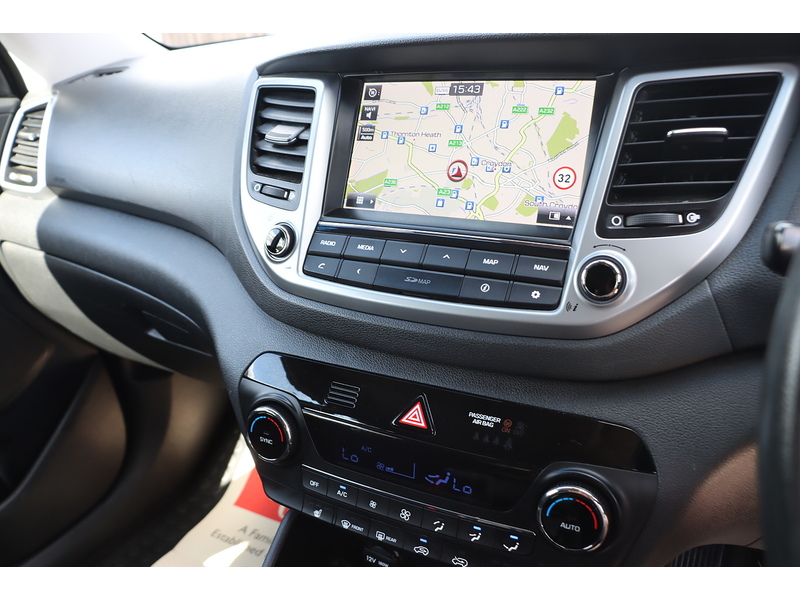 Hyundai 1.6 GDI BLUE DRIVE SE NAV SUV 5DR PETROL MANUAL HEATED SEATS SAT NAV BLUETOOTH DAB STEREO PARKING AIDS 2 OWNERS SAME OWNER FOR 5 YEARS 69000 MILES SH 72-74 Mitcham Road
