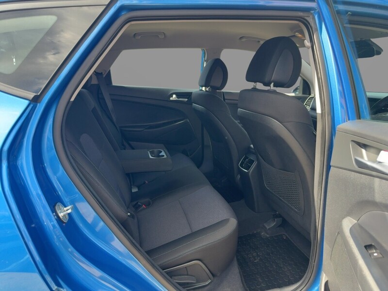 Hyundai 1.6 GDI BLUE DRIVE SE NAV SUV 5DR PETROL MANUAL HEATED SEATS SAT NAV BLUETOOTH DAB STEREO PARKING AIDS 2 OWNERS SAME OWNER FOR 5 YEARS 69000 MILES SH 72-74 Mitcham Road
