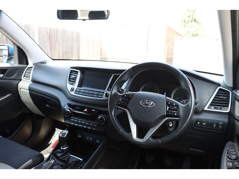 Hyundai 1.6 GDI BLUE DRIVE SE NAV SUV 5DR PETROL MANUAL HEATED SEATS SAT NAV BLUETOOTH DAB STEREO PARKING AIDS 2 OWNERS SAME OWNER FOR 5 YEARS 69000 MILES SH 72-74 Mitcham Road
