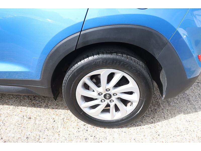 Hyundai 1.6 GDI BLUE DRIVE SE NAV SUV 5DR PETROL MANUAL HEATED SEATS SAT NAV BLUETOOTH DAB STEREO PARKING AIDS 2 OWNERS SAME OWNER FOR 5 YEARS 69000 MILES SH 72-74 Mitcham Road