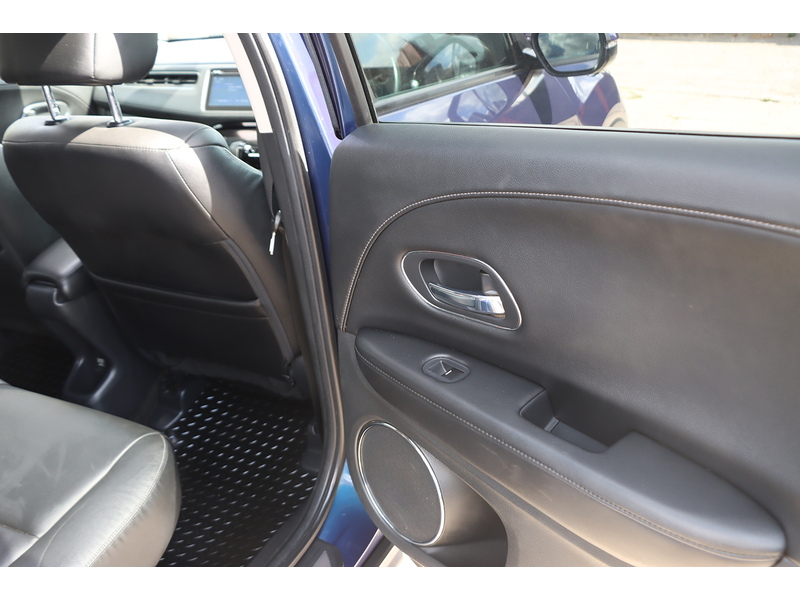 Honda 1.5 I-VTEC EX SUV 5DR PETROL CVT AUTO SUNROOF HEATED SEATS SAT NAV BLUETOOTH DAB STEREO REAR CAMERA PARKING AIDS 2 OWNERS 70000 MILES FSH 9 SERVICES 72-74 Mitcham Road