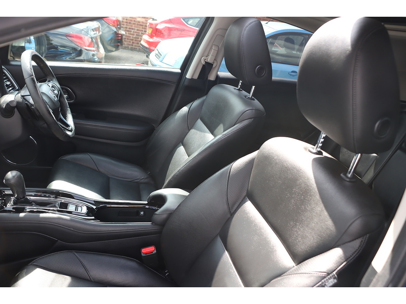 Honda 1.5 I-VTEC EX SUV 5DR PETROL CVT AUTO SUNROOF HEATED SEATS SAT NAV BLUETOOTH DAB STEREO REAR CAMERA PARKING AIDS 2 OWNERS 70000 MILES FSH 9 SERVICES 72-74 Mitcham Road