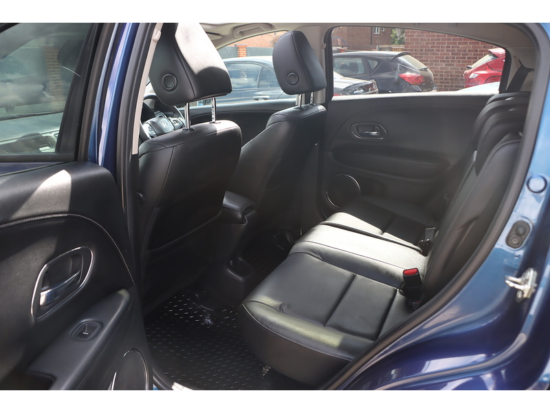 Honda 1.5 I-VTEC EX SUV 5DR PETROL CVT AUTO SUNROOF HEATED SEATS SAT NAV BLUETOOTH DAB STEREO REAR CAMERA PARKING AIDS 2 OWNERS 70000 MILES FSH 9 SERVICES 72-74 Mitcham Road