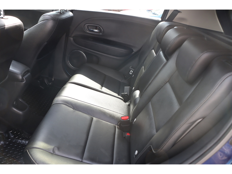 Honda 1.5 I-VTEC EX SUV 5DR PETROL CVT AUTO SUNROOF HEATED SEATS SAT NAV BLUETOOTH DAB STEREO REAR CAMERA PARKING AIDS 2 OWNERS 70000 MILES FSH 9 SERVICES 72-74 Mitcham Road