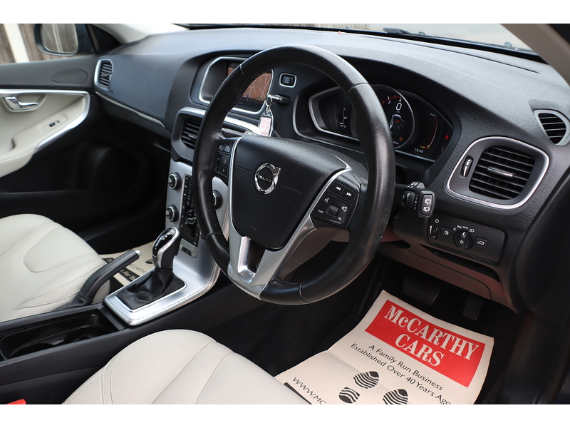 Volvo 1.5 T3 GPF Inscription Hatchback 5dr Petrol Auto Euro 6 (s/s) (152 ps) 72-74 Mitcham Road