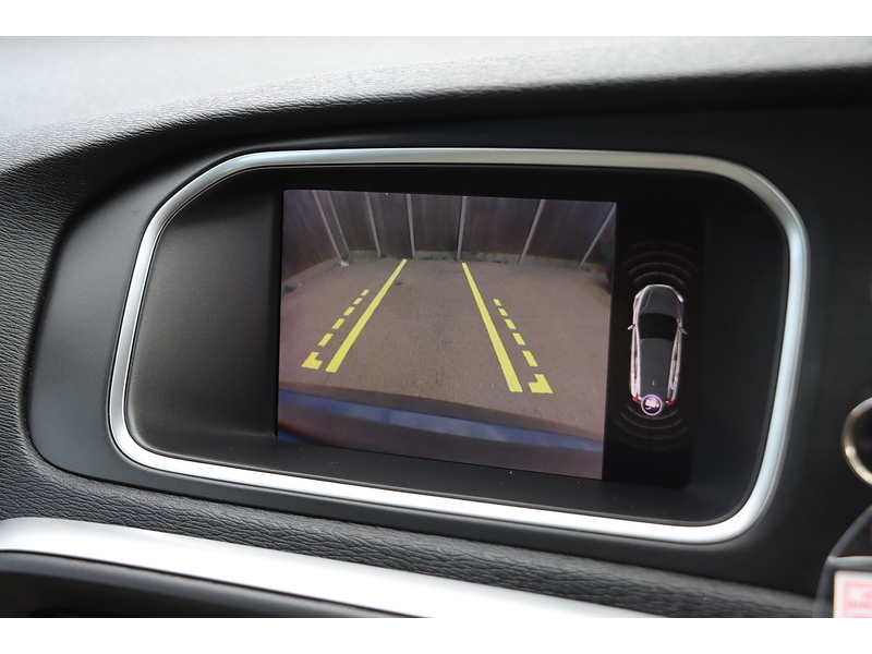 Volvo 1.5 T3 GPF Inscription Hatchback 5dr Petrol Auto Euro 6 (s/s) (152 ps) 72-74 Mitcham Road