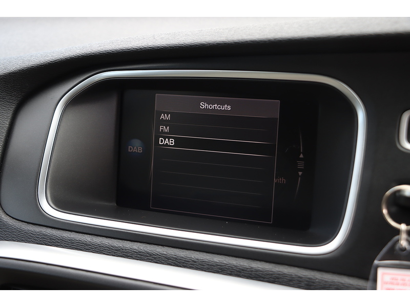 Volvo 1.5 T3 GPF Inscription Hatchback 5dr Petrol Auto Euro 6 (s/s) (152 ps) 72-74 Mitcham Road