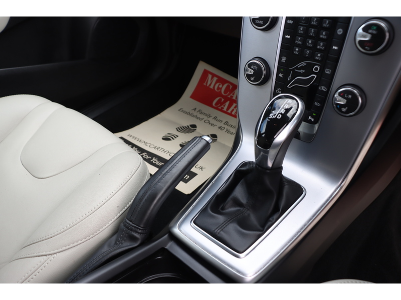 Volvo 1.5 T3 GPF Inscription Hatchback 5dr Petrol Auto Euro 6 (s/s) (152 ps) 72-74 Mitcham Road