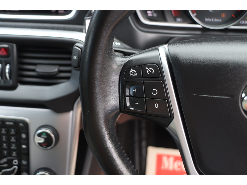 Volvo 1.5 T3 GPF Inscription Hatchback 5dr Petrol Auto Euro 6 (s/s) (152 ps) 72-74 Mitcham Road