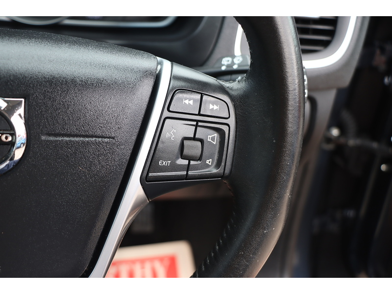 Volvo 1.5 T3 GPF Inscription Hatchback 5dr Petrol Auto Euro 6 (s/s) (152 ps) 72-74 Mitcham Road