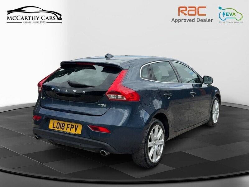 Volvo 1.5 T3 GPF Inscription Hatchback 5dr Petrol Auto Euro 6 (s/s) (152 ps) 72-74 Mitcham Road
