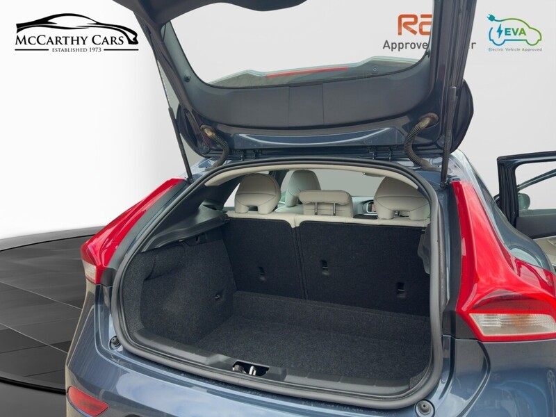 Volvo 1.5 T3 GPF Inscription Hatchback 5dr Petrol Auto Euro 6 (s/s) (152 ps) 72-74 Mitcham Road