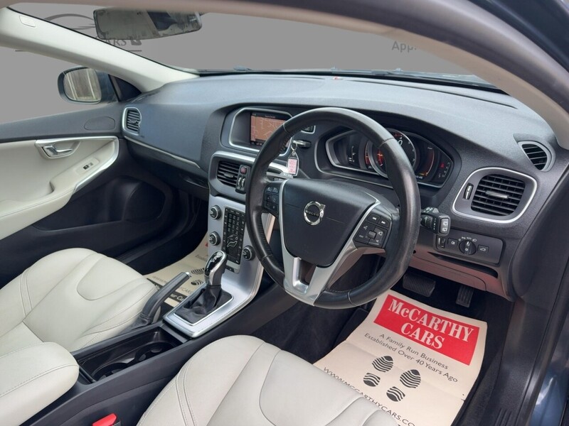 Volvo 1.5 T3 GPF Inscription Hatchback 5dr Petrol Auto Euro 6 (s/s) (152 ps) 72-74 Mitcham Road