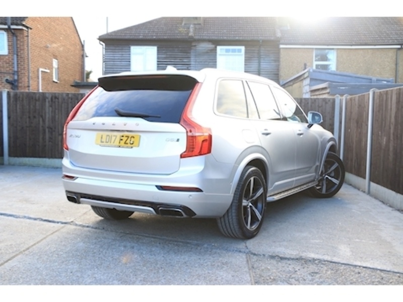 Volvo 2.0 D5 PowerPulse R-Design SUV 5dr Diesel Auto 4WD Euro 6 (s/s) (235 ps) 72-74 Mitcham Road