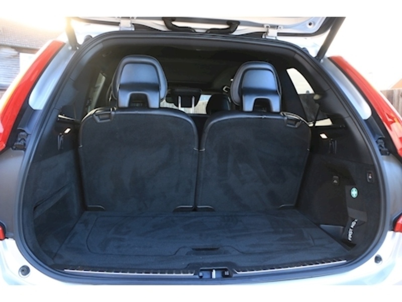 Volvo 2.0 D5 PowerPulse R-Design SUV 5dr Diesel Auto 4WD Euro 6 (s/s) (235 ps) 72-74 Mitcham Road