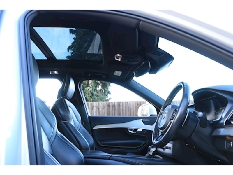 Volvo 2.0 D5 PowerPulse R-Design SUV 5dr Diesel Auto 4WD Euro 6 (s/s) (235 ps) 72-74 Mitcham Road