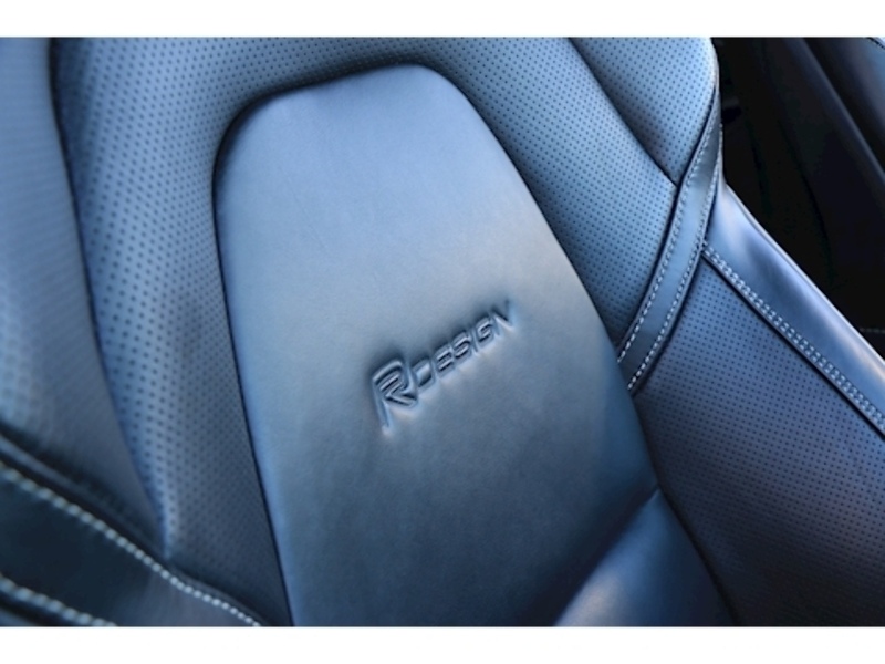 Volvo 2.0 D5 PowerPulse R-Design SUV 5dr Diesel Auto 4WD Euro 6 (s/s) (235 ps) 72-74 Mitcham Road
