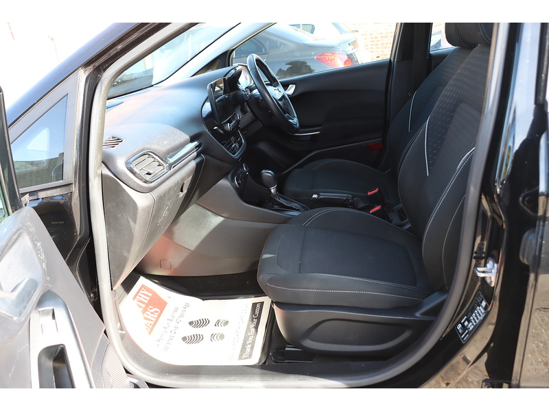 Ford 1.0T ECOBOOST ZETEC HATCHBACK 5DR PETROL AUTO SAT NAV BLUETOOTH DAB STEREO APPLE CARPLAY REAR CAMERA PARKING AIDS JUST 2 OWNERS ONLY 28000 MILES SH 92-96 Mitcham Road